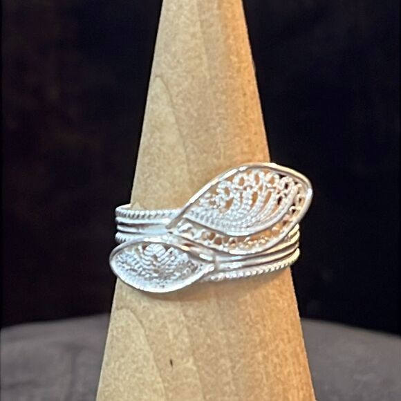 Artistry Tarakashi Collection Sterling Silver Bypass Ring - Picture 6 of 12